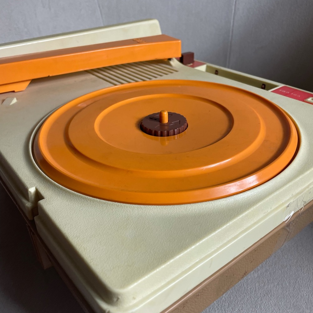 Vintage Fisher Price 1978 Portable Record Player #825 (847T) Orange Turntable - Picture 9 of 16
